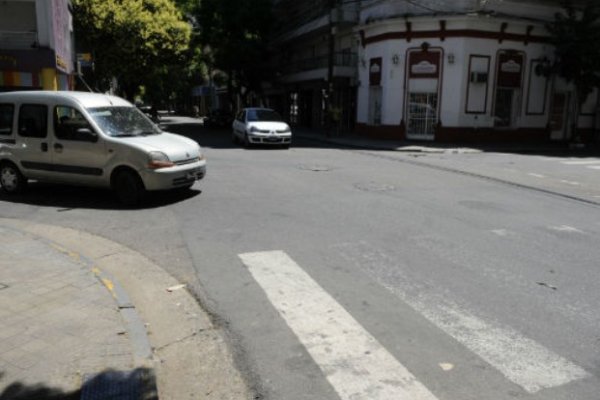 Dos jóvenes se mataron al chocar cuando huían tras el arrebato de una cartera