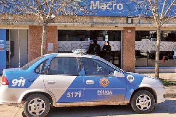 Hallaron una camioneta vinculada al robo del banco en San Jerónimo Sud