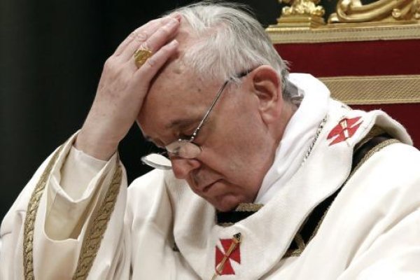 Para el papa Francisco, "la iglesia está llena de cristianos derrotados"