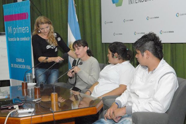 Conmovedores testimonios en encuentro de “Mi Primera Licencia de Conducir”