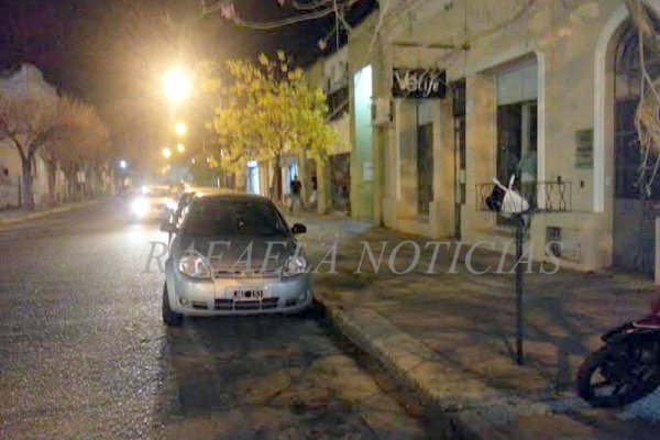 Roban a una clienta en un comercio del centro