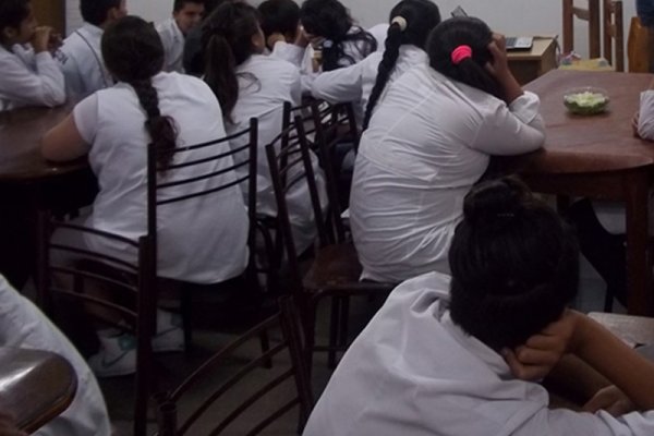 Dos menores habrían ingresado a una escuela para amenazar a otra jovencita