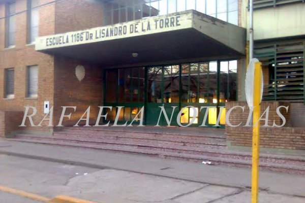 Menores ingresan a robar con arma de juguete a un establecimiento educativo