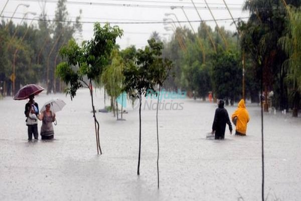 Por el agua y el fuego, ocho provincias están en alerta