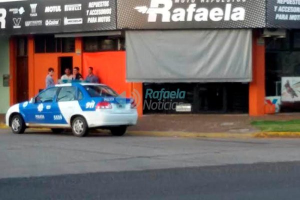 Roban a mano armada un comercio de venta de repuestos