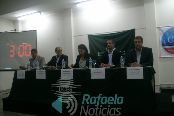 Primer debate de precandidatos a intendente