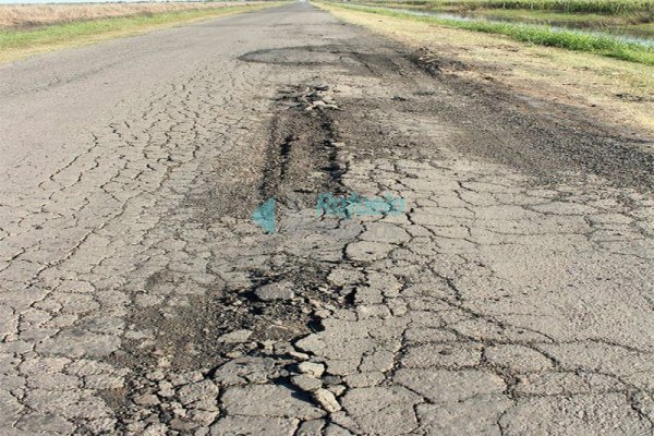 Calvo reclamo arreglos de rutas ante autoridades provinciales