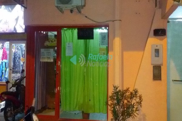 Roban una panadería en el barrio Villa Rosas