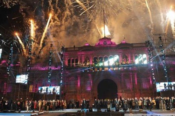 Prestigiosos artistas participarán de los recitales en Plaza de Mayo