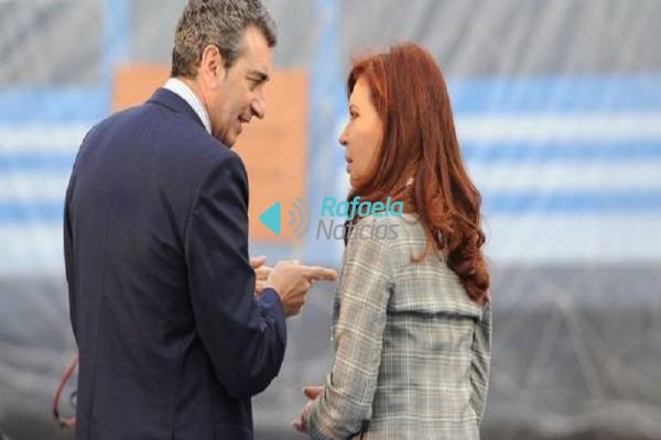 Aníbal Fernández anunció que Randazzo declinó su candidatura presidencial