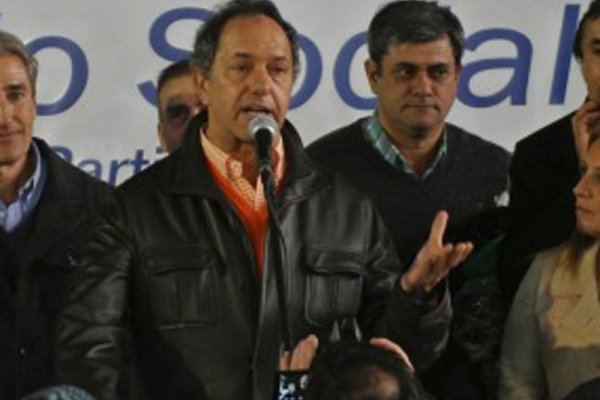 Scioli: "Las políticas del FMI han hecho estragos en Grecia"