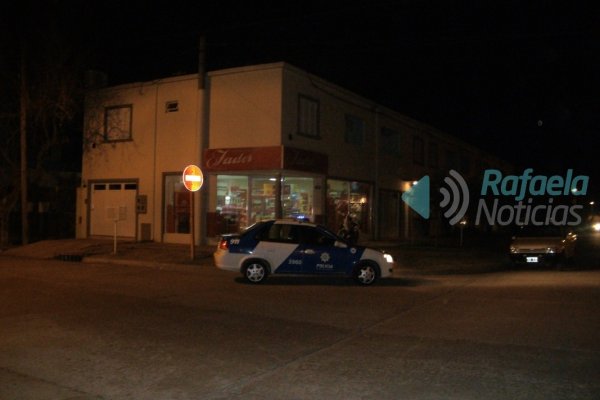 Barrio Pizzurno: asaltan un kiosco a mano armada