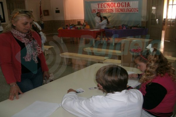 Se realizó un simulacro electoral en las escuelas