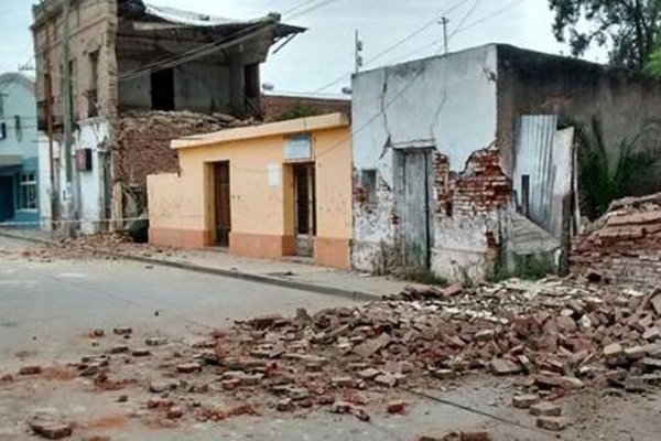 Tras el sismo en Salta, trabajan para apuntalar y demoler viviendas