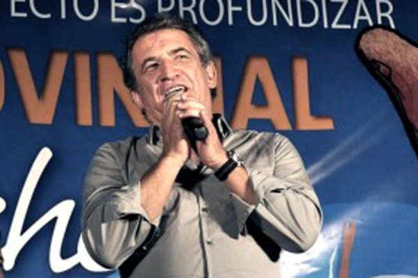 Urribarri: "El balotaje es Scioli o 2001"