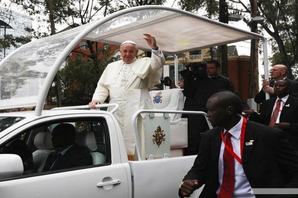 El Papa pidió  que pongan fin a la "atroz injusticia" de los barrios pobres