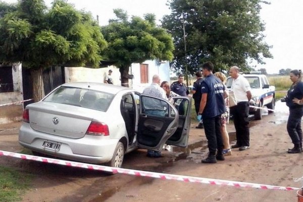 Se escondió en el baúl del auto, sorprendió a su marido con la amante y lo mató