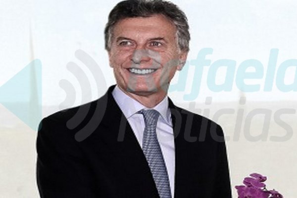 Macri se fisuró una costilla y deberá hacer reposo