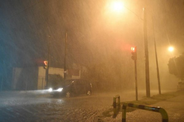 Tres muertos, 200 evacuados y graves daños por el fuerte temporal en Córdoba