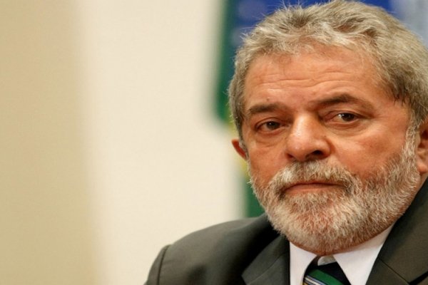 Lula dejó de ser oficialmente jefe de gabinete