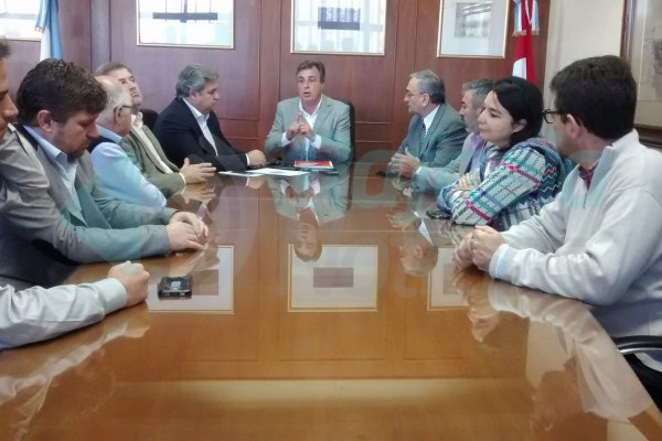 El Intendente recibe fondos de la provincia para palear la emergencia climática