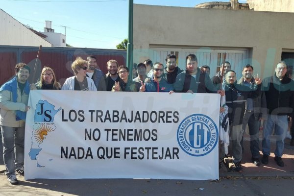 La CGT en el acto oficial del Día del Trabajador mostró su descontento con el Gobierno Nacional.