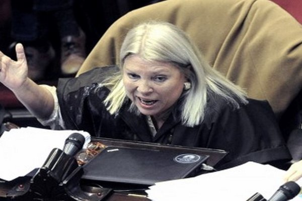 Carrió junto al bloque de Cambiemos pidió el juicio político de Gils Carbó