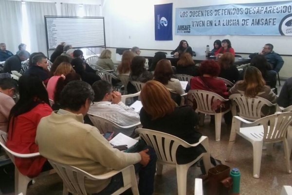 Docentes santafesinos pedirán la reapertura de paritarias