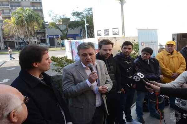 El Intendente presentó la campaña "Con casco cargás"