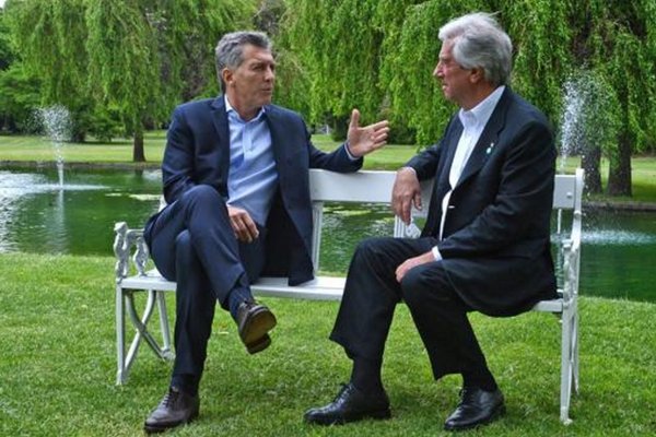 Mauricio Macri, junto a Tabaré Vázquez: "Venezuela en estos términos no puede ser parte del Mercosur"