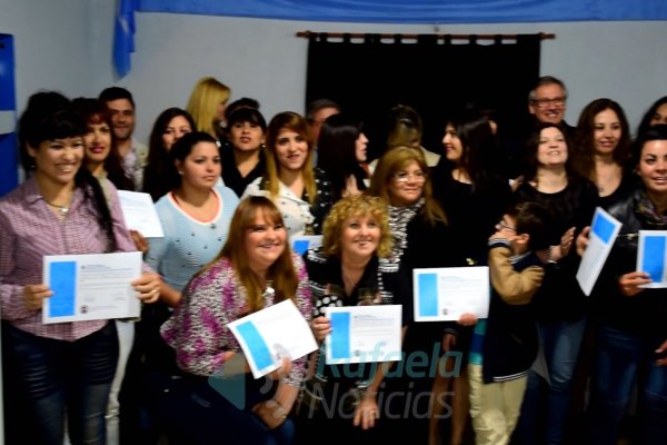 Soiva entregó certificados a quienes terminaron cursos de capacitación