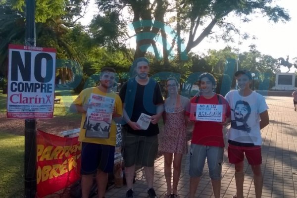 Manifestación del Partido Obrero en la plaza 25 de mayo