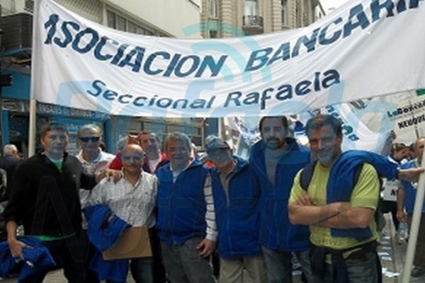 No nos doblegaron la justicia ordena pagar a los bancos, a Macri no interferir