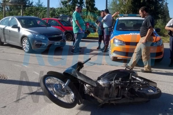 Motociclistas involucrados en tres accidentes