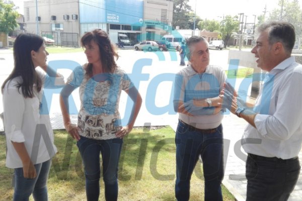 Luis Castellano recorrió la obra del Parque Balneario