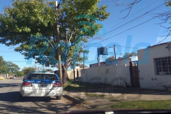 Destrozos en la sede de un centro barrial