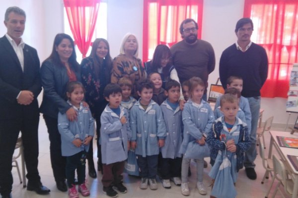 Inauguración de un aula en el Jardín N° 196 “Rosario Vera Peñaoza”