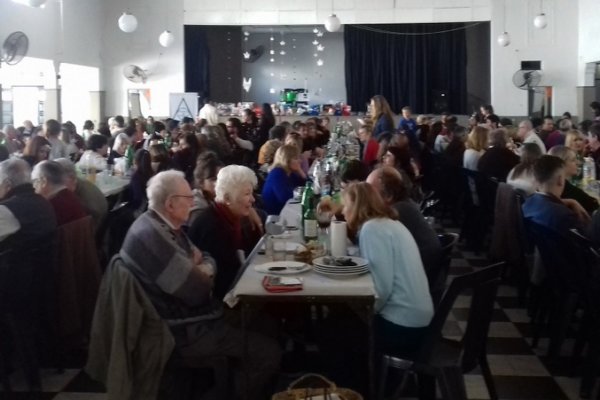 Exitoso almuerzo de la Escuela "25 de Mayo"