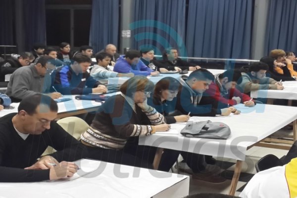 Inició el programa “Vuelvo a estudiar” para afiliados a sindicatos