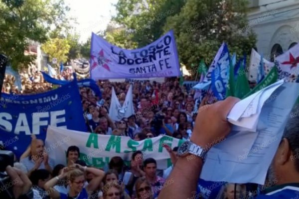 Paritaria: los docentes pasaron a un cuarto intermedio