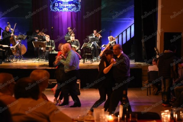 Noche de milonga en el Club Almagro