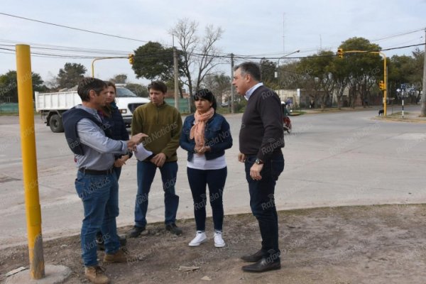 Gabriel Maggi e Italia: pavimento, iluminación y ahora semaforización