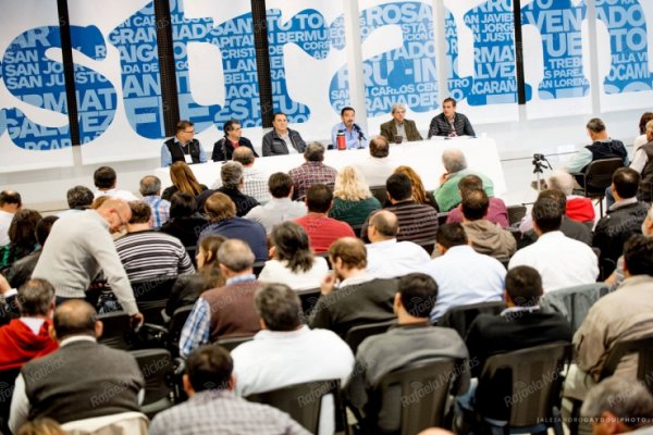 Municipales debaten su futuro laboral de cara al presupuesto 2019