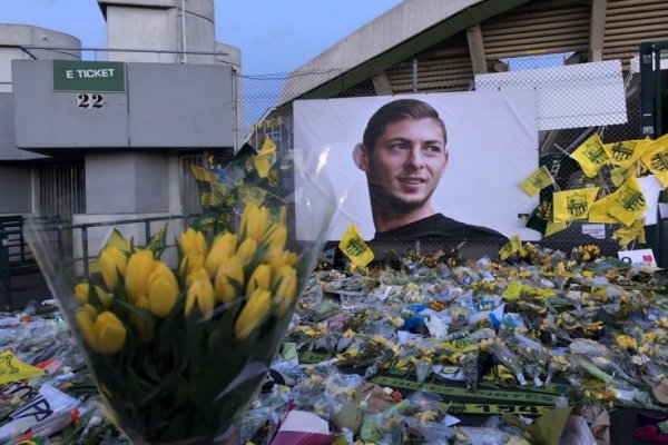 Los restos de Emiliano Sala llegarán el viernes al país