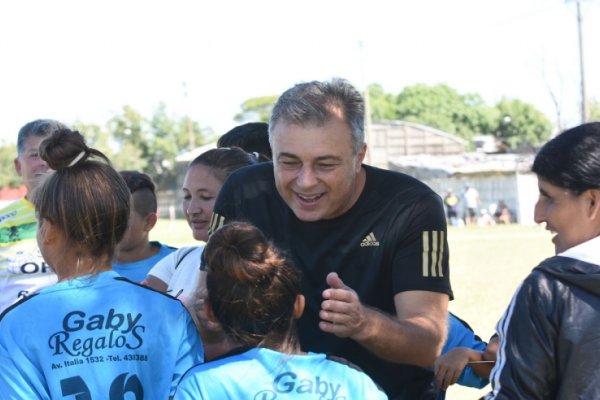 Más de 400 niños en el primer encuentro de escuelitas barriales