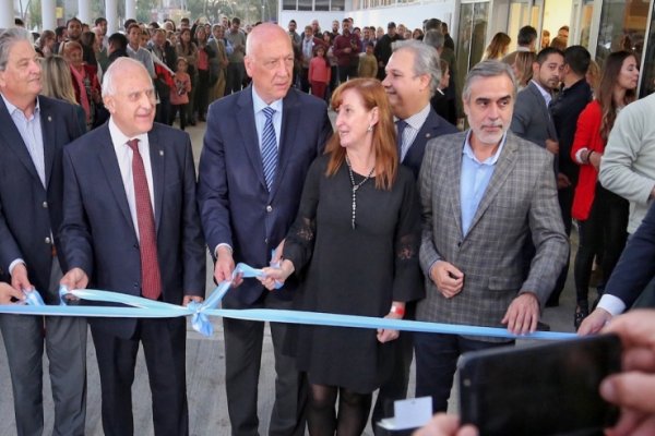 Lifschitz inauguró en Santa Fe el hospital más moderno de Argentina