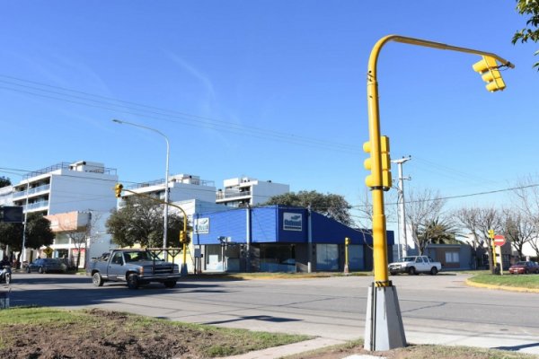 Comenzaron a funcionar los semáforos en avenida Luis Fanti y Corrientes