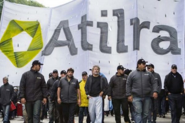 La industria láctea, paralizada este viernes por una medida gremial