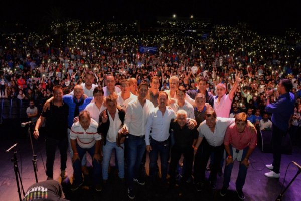 Camioneros despidieron el año con una multitudinaria fiesta