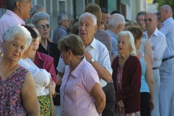 El Gobierno anuncia la suba a jubilados y pensionados